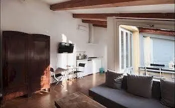 Casa Milano- Apartments And Rooms